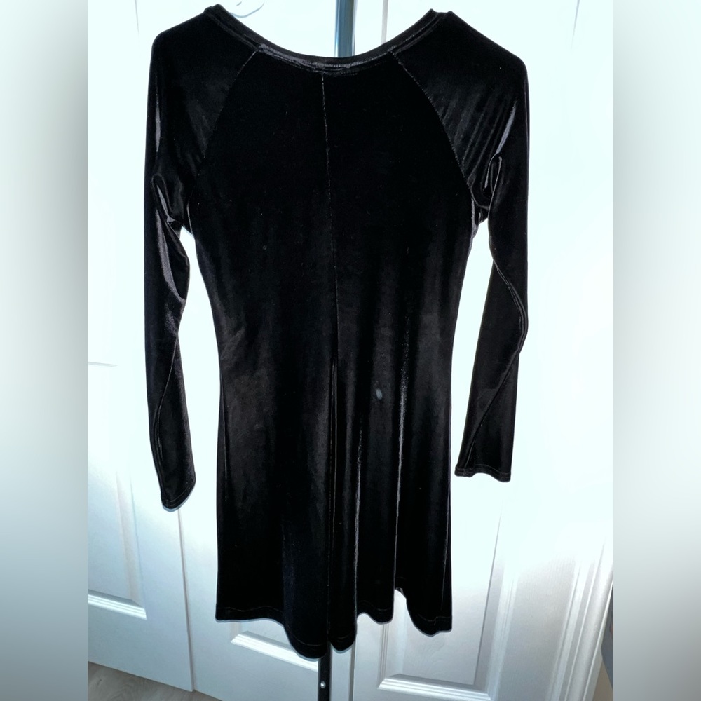 Black dress - Picture 2 of 4